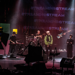 Lou-Asril--Stream-Festival-2021_Andreas-Worister-16-of-16