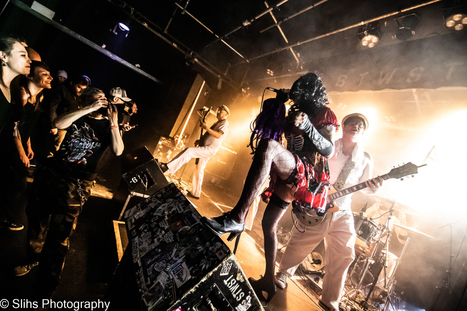 Porn-To-Hula-Farewell-Show_STWST-Linz__Andreas-Worister-5.jpg