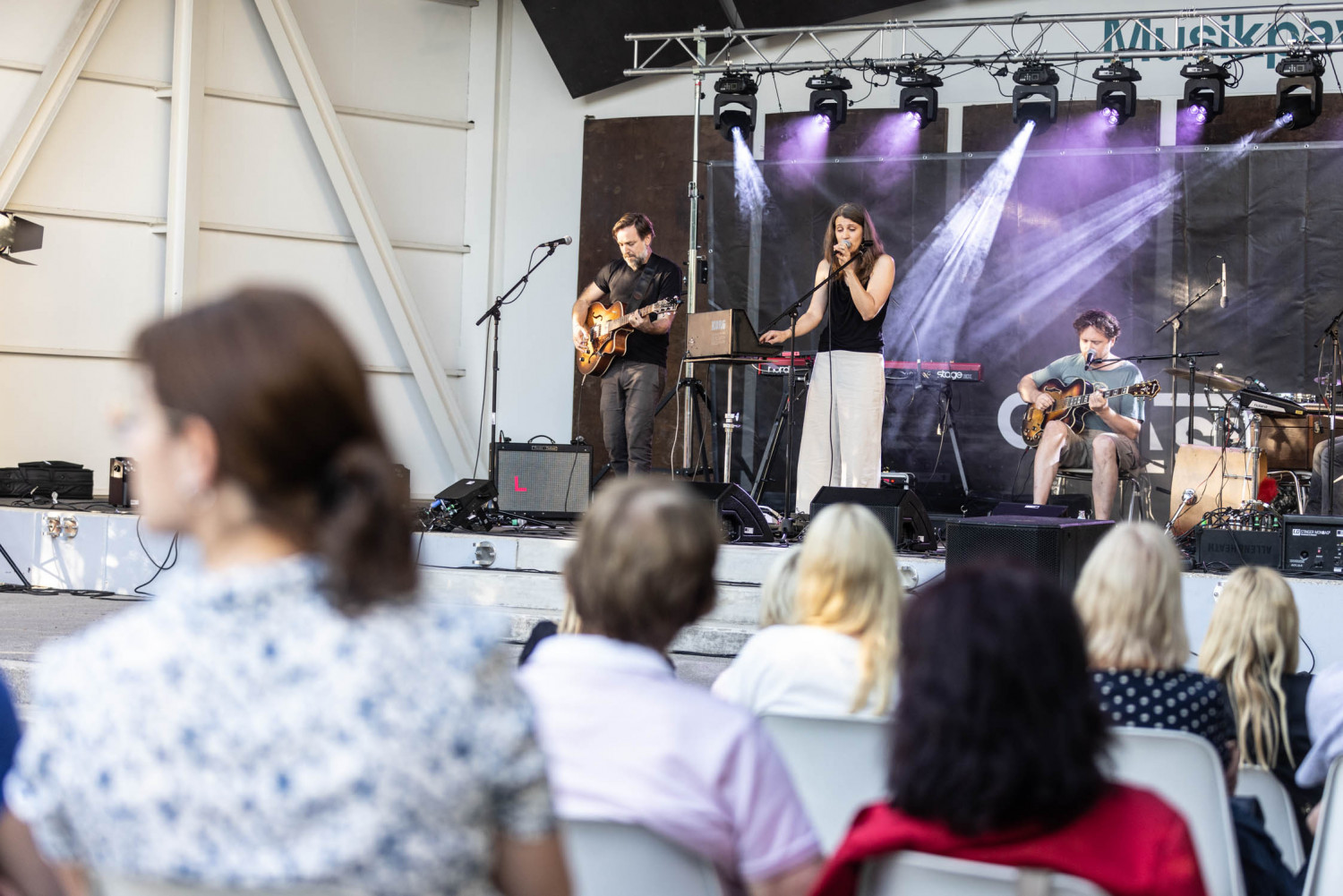 Anna-Katt-Hikee-Bikini--Musikpavillon-Linz_5748.jpg