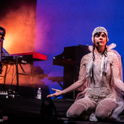 Bat-for-Lashes_Maifeld-Derby-Festival-2023--Andreas-Worister---subtext.at-2