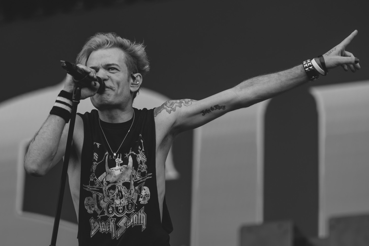 SUM41-NR2023-10.jpg