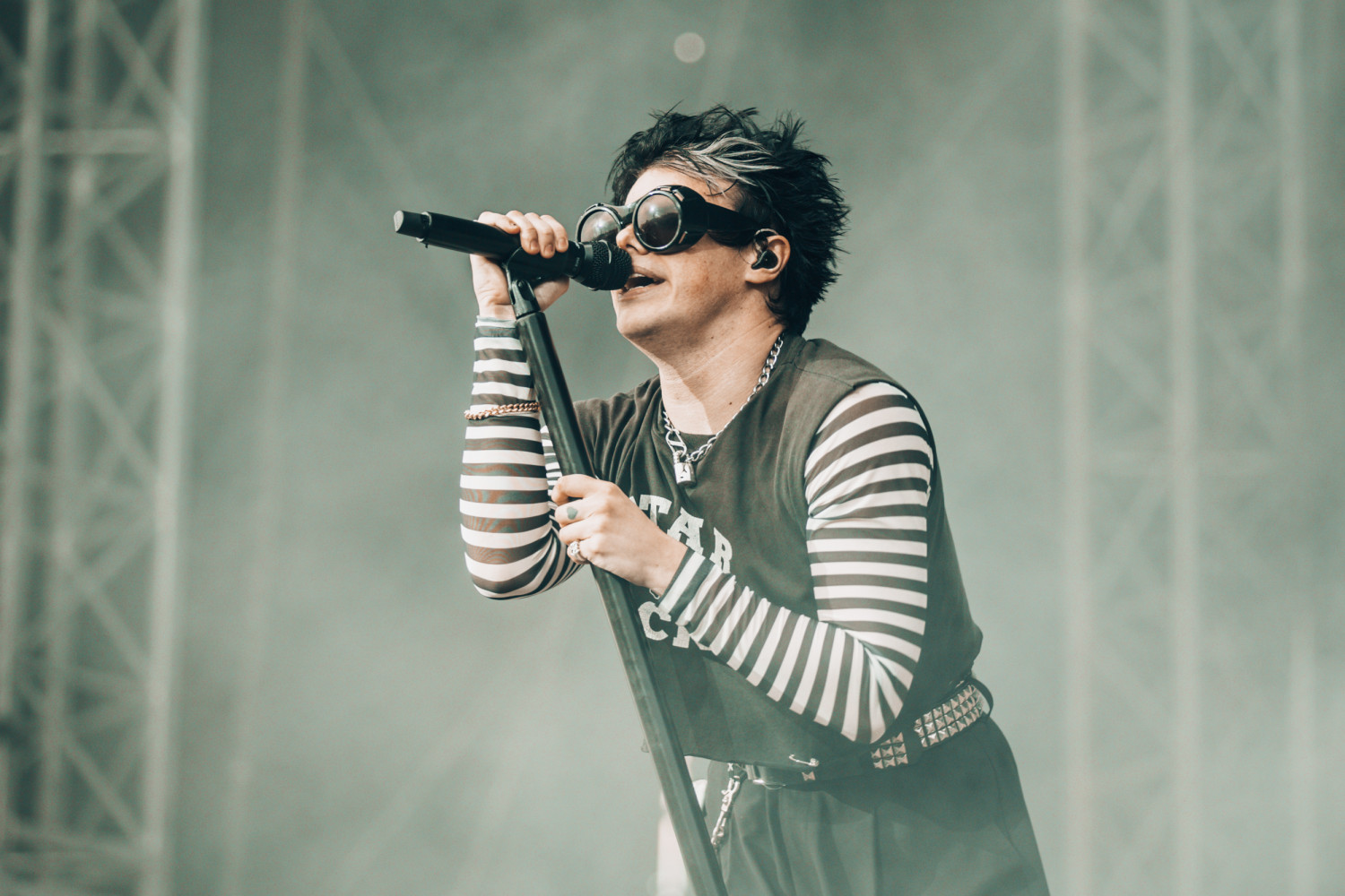 Yungblud-NR2023-7.jpg