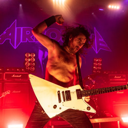 Airbourne-Red-Machete_6123