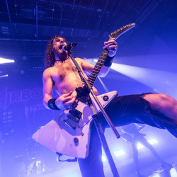 Airbourne-Red-Machete_6206