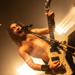 Airbourne-Red-Machete_6261