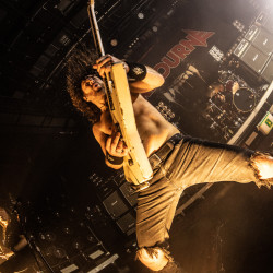 Airbourne-Red-Machete_6283