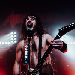 Airbourne_Posthof_2023-19