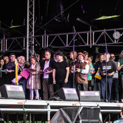 Chor-fur-Menschen-die-nicht-singen-konnen--Maifeld-Derby-Festival-2024_Copyright-Andreas-Worister-4