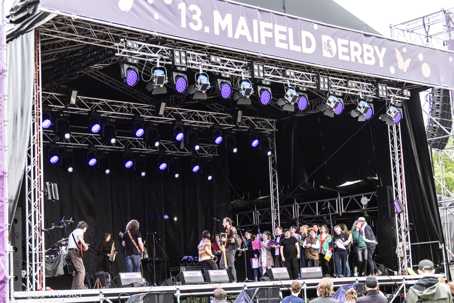 Chor-fur-Menschen-die-nicht-singen-konnen--Maifeld-Derby-Festival-2024_Copyright-Andreas-Worister-5.jpg